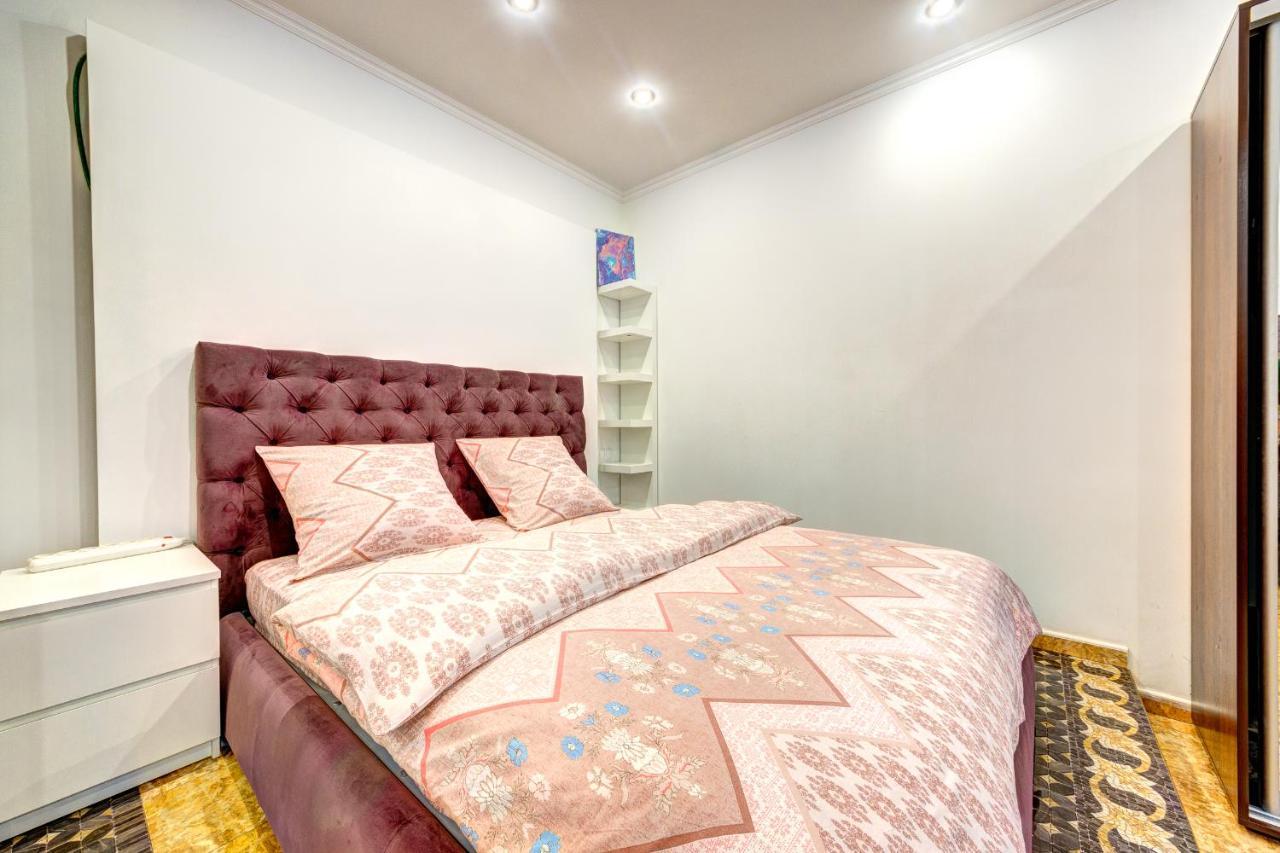 Світло! Vip Apartment In The Druzhby Narodiv Metro Station Kyjev Exteriér fotografie