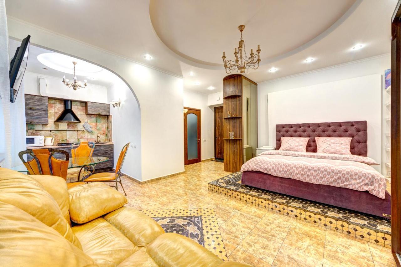 Світло! Vip Apartment In The Druzhby Narodiv Metro Station Kyjev Exteriér fotografie