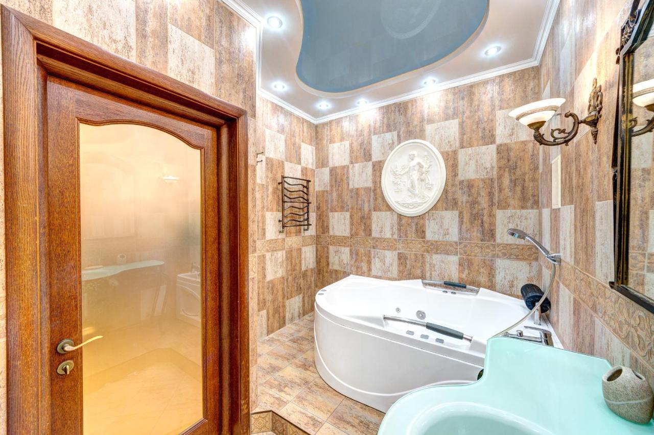Світло! Vip Apartment In The Druzhby Narodiv Metro Station Kyjev Exteriér fotografie
