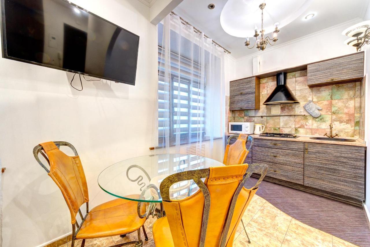 Світло! Vip Apartment In The Druzhby Narodiv Metro Station Kyjev Exteriér fotografie